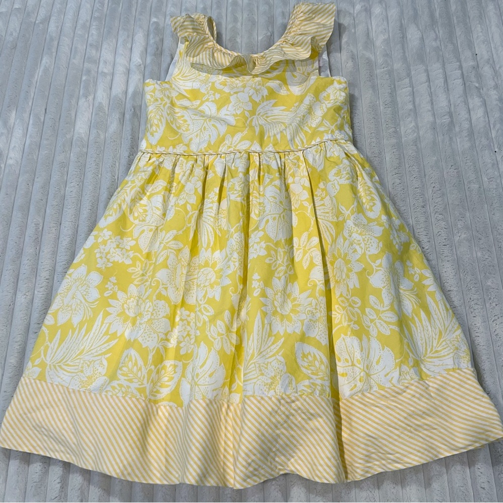 Savannah Yellow & White Ruffled Girls Dress Size 8 Snap Button Bow V Line Back